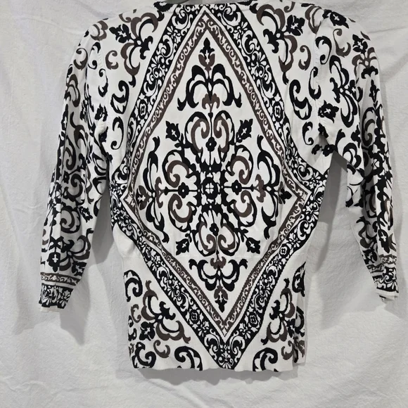 White House Black Market Cardigan Size Small GUC - Picture 3 of 4